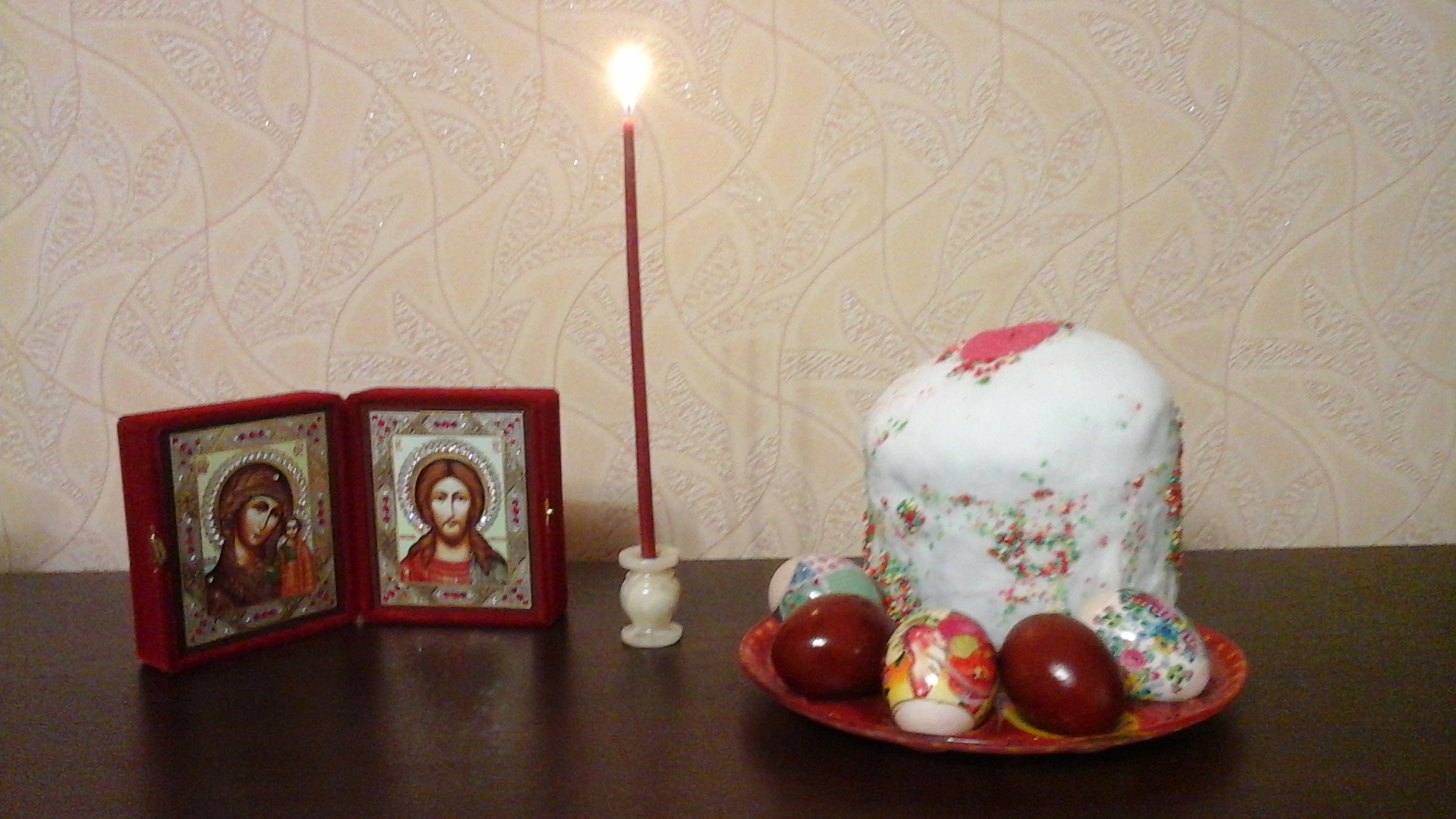 photo 1492316373159